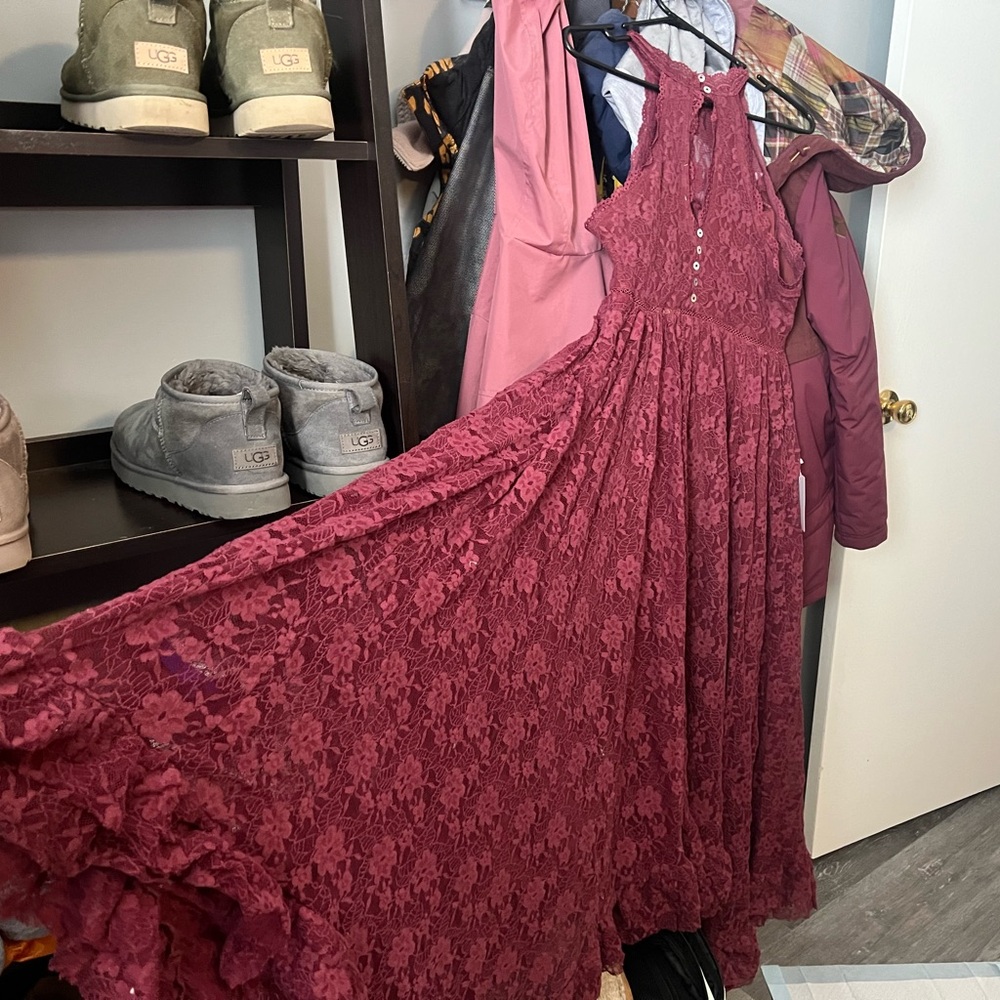 Mia Joy Emmaline Dress in burgundy size M NWT